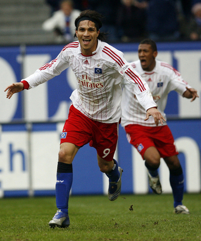 ハンブルガー ホームでドルトムントに勝利