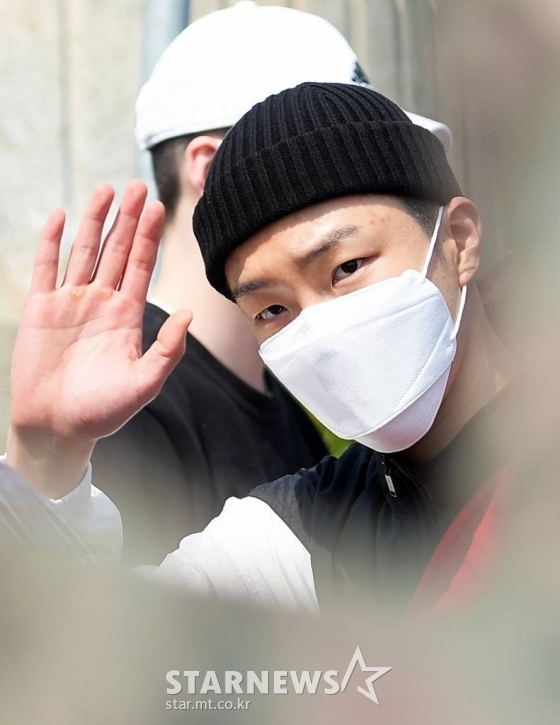 2020年4月16日、 論山（ノンサン）陸軍訓練所に入所する<em>イ・スンフン</em>(c)STARNEWS