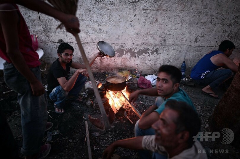 廃虚ホテルにあふれる難民たち、ギリシャ・コス島