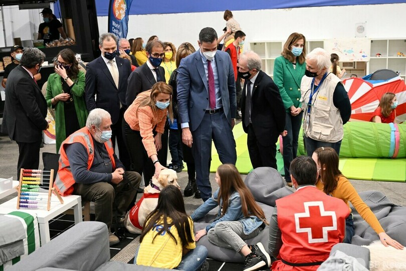 ウクライナ難民狙った窃盗相次ぐ、10人逮捕 スペイン