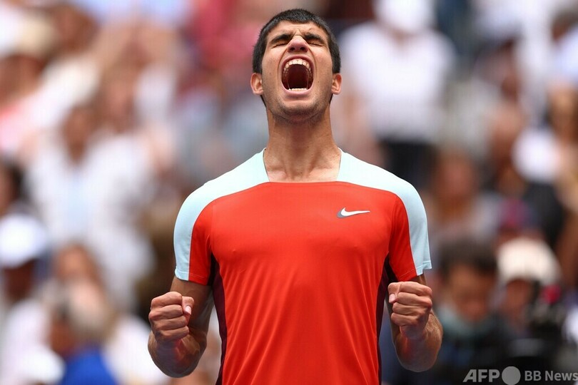 アルカラス、シューズ壊れるも全米OP4回戦進出