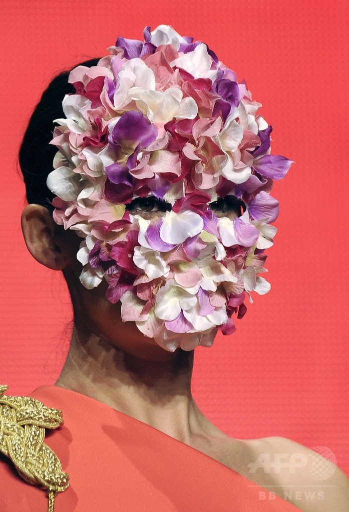 華やかな花の仮面 フラメンコ ファッション国際展示会 写真7枚 国際ニュース Afpbb News