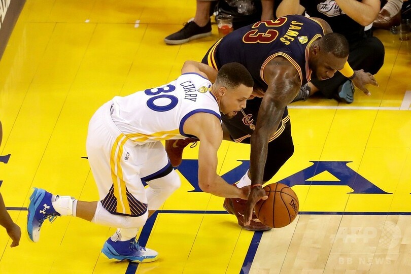 NBAファイナル開幕―リザーブ奮起のウォリーズがキャブスに先勝