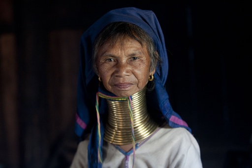 少数民族カヤン、首を伸ばす女性たち ミャンマー 写真20枚 国際