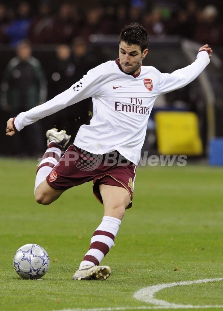 アーセナル ミランに勝利し準々決勝進出 写真23枚 国際ニュース：AFPBB