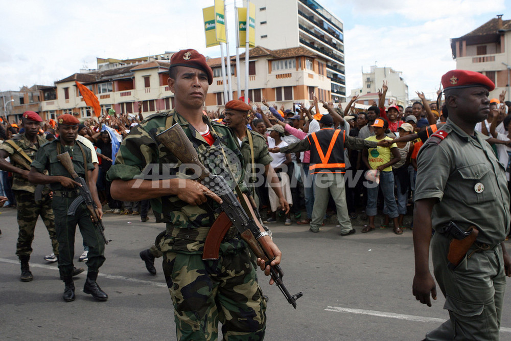 マダガスカル軍、大統領府へ突入 内部で銃撃戦 写真14枚 国際ニュース:AFPBB News