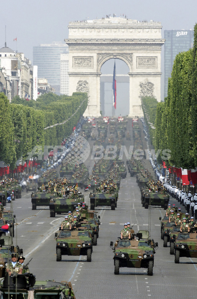 フランス新防衛戦略、テロ焦点に軍大幅再編へ 写真1枚 国際ニュース:AFPBB News