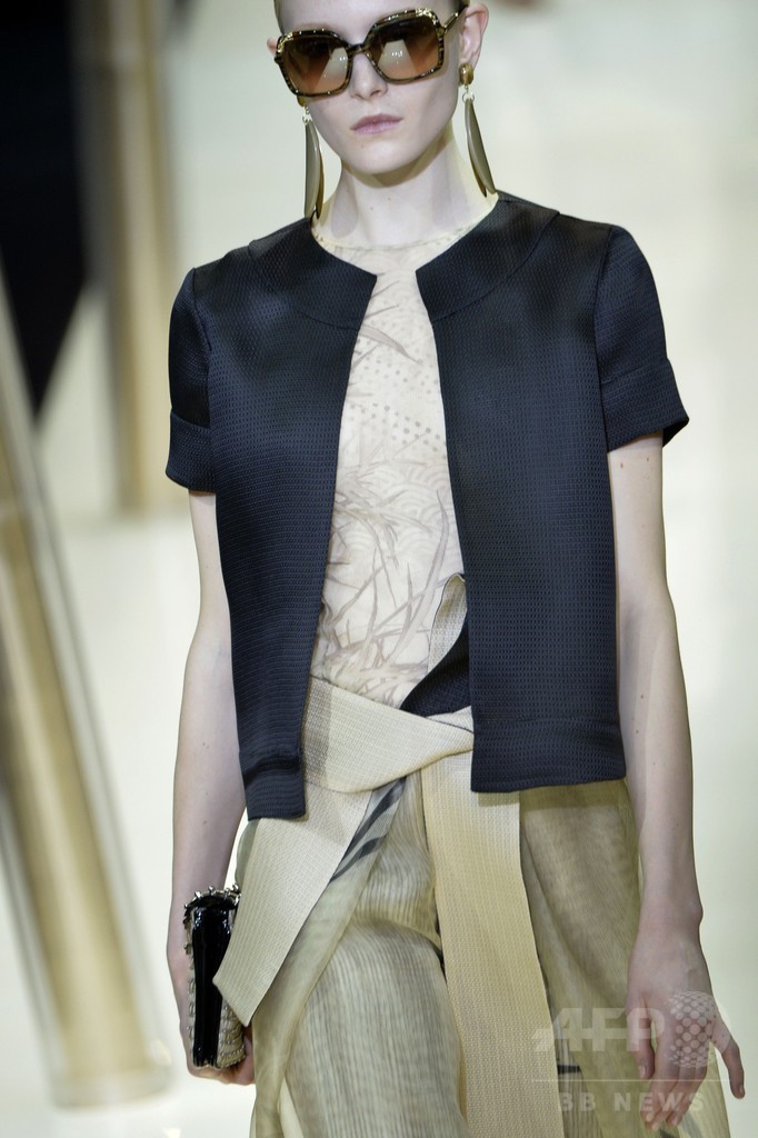 東洋のエッセンスを服やランウェイに、「ジョルジオ アルマーニ プリヴェ」15年春夏オートクチュール