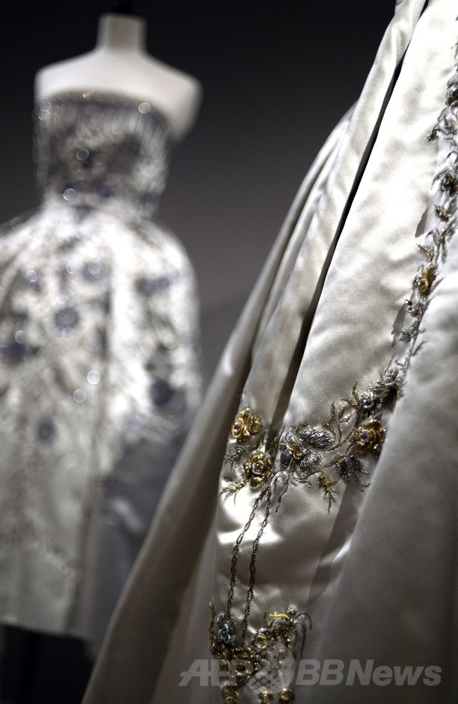 パリ・モード博物館で「仏ファッション―50年代のエレガンス」展、貴重なアーカイブの数々