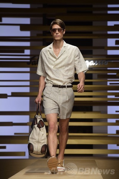 爽やかで優しいカラーパレット、「サルバトーレ フェラガモ」15年春夏メンズ