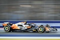 24F1第18戦シンガポールGP決勝。レースに臨むマクラーレンのランド・ノリス（2024年9月22日撮影）。(c)Lillian SUWANRUMPHA/AFP