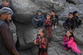アフガニスタンのカブール動物園を訪れた子どもたち（2021年9月17日撮影）。(c)BULENT KILIC / AFP