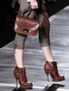 フランス・パリ市内で発表されたクリスチャン ディオール（Christian Dior）の10/11年秋冬コレクション（2010年3月5日撮影）。(c)AFP/Francois Guillot