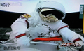 中国中央テレビ（CCTV）が放送した、有人宇宙船「神舟7号（Shenzhou VII）」から中国初の船外活動に向かうタク志剛（タクは「羽」の下におおとり、Zhai Zhigang）飛行士（2008年9月27日撮影）。(c)AFP/CCTV