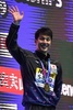 第18回世界水泳選手権、競泳男子200メートル個人メドレー決勝。表彰式で歓声に手を振って応える瀬戸大也（2019年7月25日撮影）。(c)Oli SCARFF / AFP