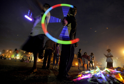 夕暮れを楽しむ人々、「タミルのトラ」降伏後のスリランカ