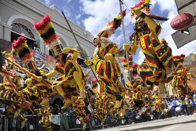 4日間のカーニバルで70人死亡、ボリビア