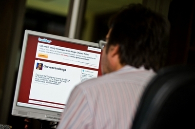 200人の「つぶやき即応部隊」創設、 ツイッター始めたチャベス大統領