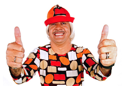 ブラジル選挙、コメディアンのチリリカ氏が100万得票で再選