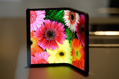 折り畳みスマホや5G技術、バルセロナで展示会