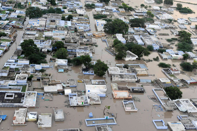 インド南部の豪雨、洪水や鉄砲水による死者は200人を越える