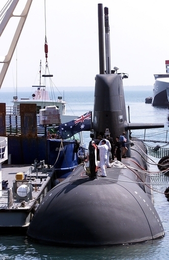 オーストラリア海軍潜水艦が人員不足、転職者続出で
