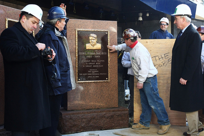 ベーブ・ルース記念碑 新球場に移設