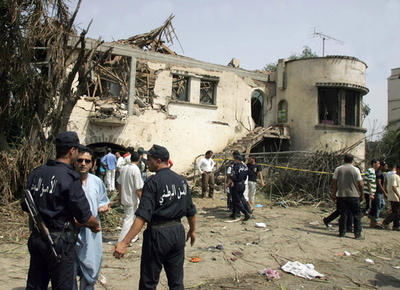 警察学校を狙った自爆攻撃で43人死亡、アルジェリア