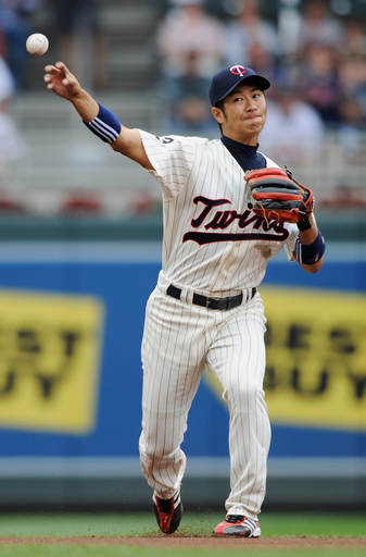 ツインズ西岡が復帰戦で1安打、松井は6号本塁打放つ