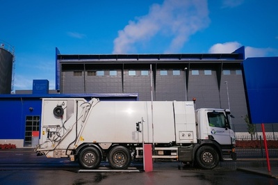 動物のふんをクリーンな電力に、フィンランドの電力会社