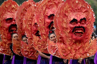 【今日の1枚】悪の象徴、その名は「オゴオゴ」 インドネシア