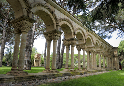 誰も知らなかった！個人宅の庭で12世紀の遺跡発見、スペイン