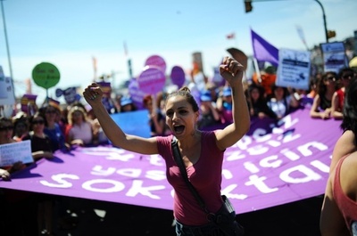 トルコ各地で反政府デモ続く、数万人が参加
