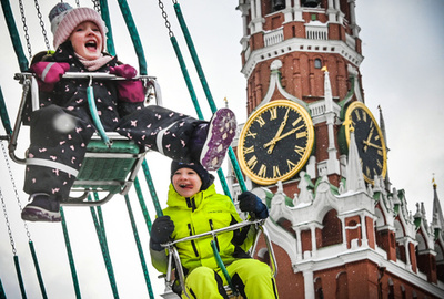 【今日の1枚】寒空の下でもスイング、モスクワ