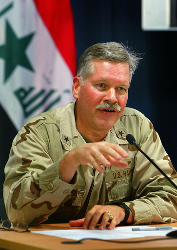 親米派のスンニ派部族長を殺害したとするアルカイダのメンバーを逮捕