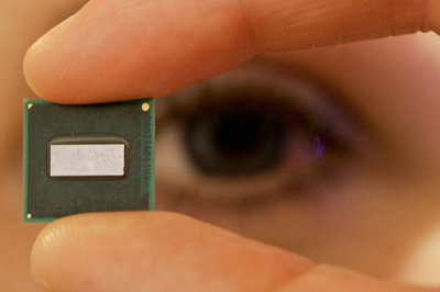 インテル、情報技術見本市「CeBIT」に新ブランド「アトム」出品