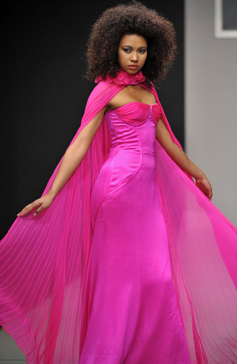 ＜サラエボ・ファッション・ウィーク＞Addy van den Krommenackerら、新作を発表