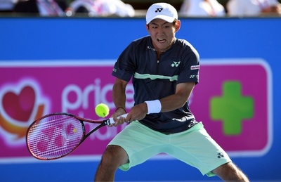 西岡がトミックにストレート勝ち、クーヨン・クラシック