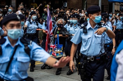 言論の自由消えた香港、中国返還24年と共産党創立100年で厳戒態勢