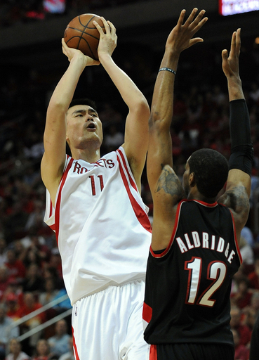 ロケッツ 準決勝へ王手、NBAプレーオフ