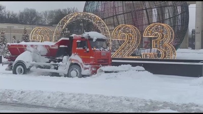 動画:モスクワで記録的大雪 30センチ積もった場所も