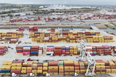 トランプ関税 他者を傷つけ自らに益なし＝エクアドル人経済学者