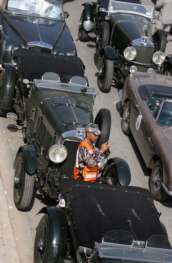 世界のビンテージカーが大集合、ヨルダンでクラシックカーレース