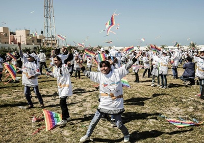 東日本大震災から6年、ガザの子どもたちが連帯示すたこ揚げ
