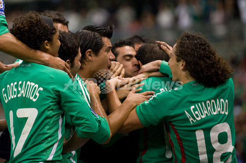 メキシコ ホンジュラス下し4連勝 W杯予選 写真9枚 ファッション ニュースならmode Press Powered By Afpbb News