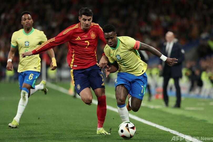 スペイン対ブラジルは乱打戦ドロー、若手が躍動 サッカー親善試合