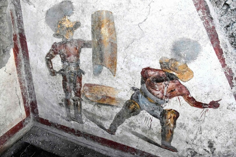 グラディエーター描いた鮮やかなフレスコ画、古代都市ポンぺイで発掘