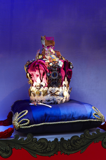 英女王即位60周年記念、人気ブランドが王冠をデザイン 写真2枚 国際