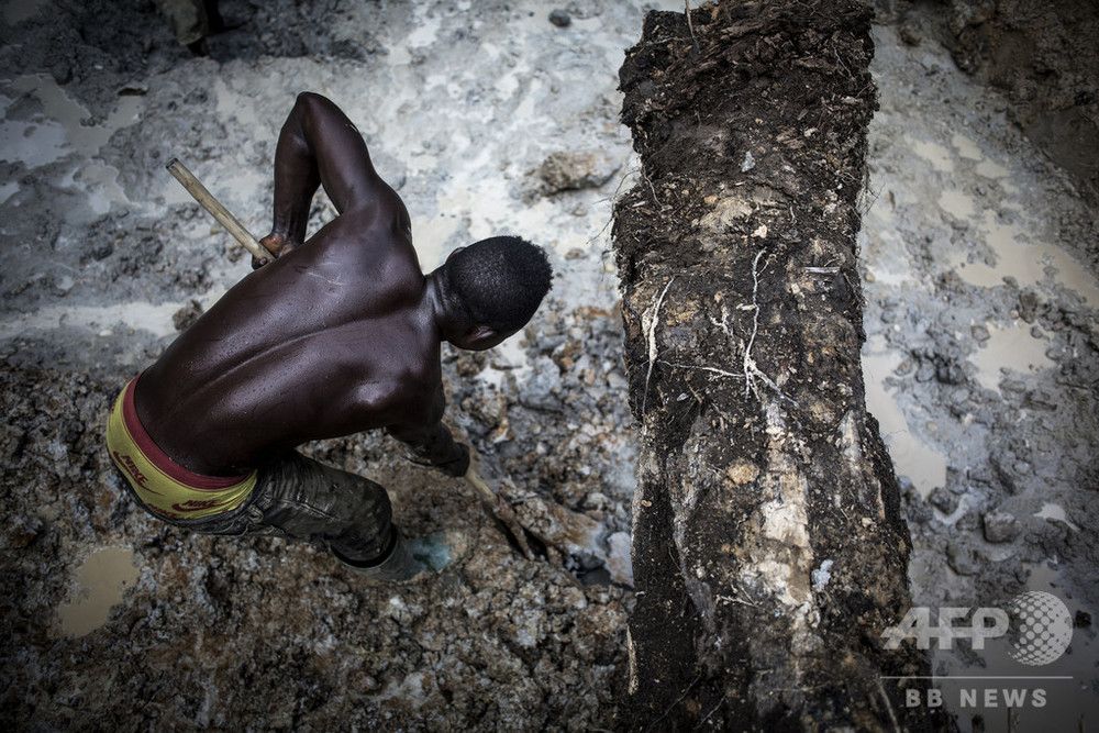 違法採掘で始まる金の供給連鎖 搾取される労働者たち コンゴ 写真5枚