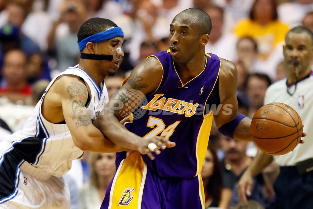 コービー・ブライアントが初のファイナルMVPに輝く、NBA